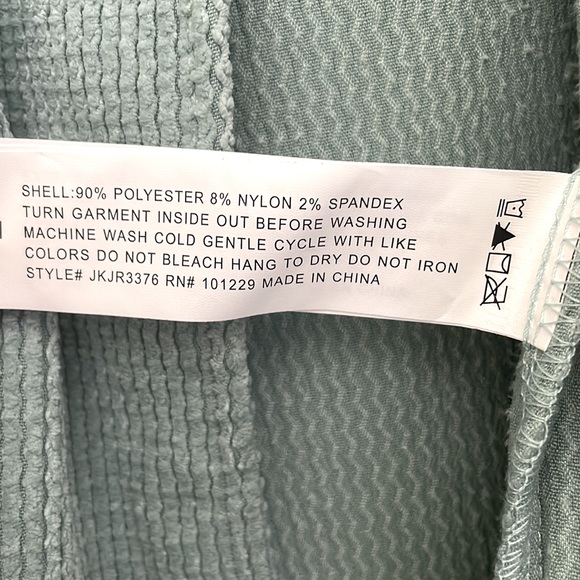 NWT Beautiful Oversized Shacket Blue / Teal Size Medium - Picture 6 of 7